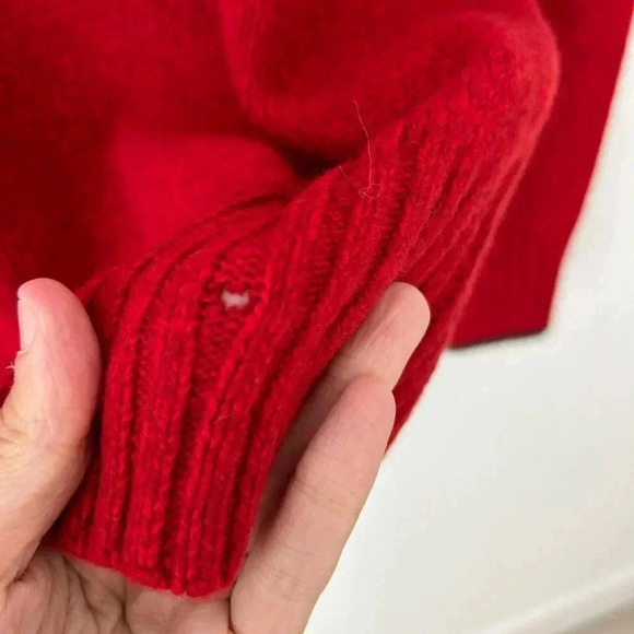 Tommy lambswool red  v neck sweater - Picture 11 of 11